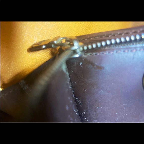 Authentic Louis Vuitton Epi Sarah Wallet - Picture 8 of 12